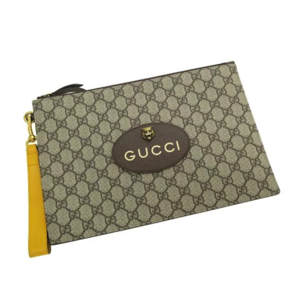Gucci GG Supreme Clutch Bag
